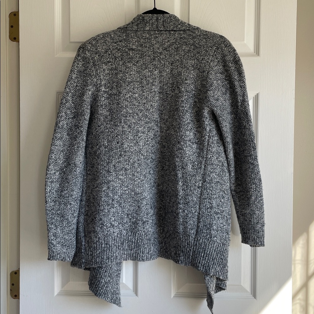 Abercrombie & Fitch Gray Knit Sweater - Picture 2 of 7
